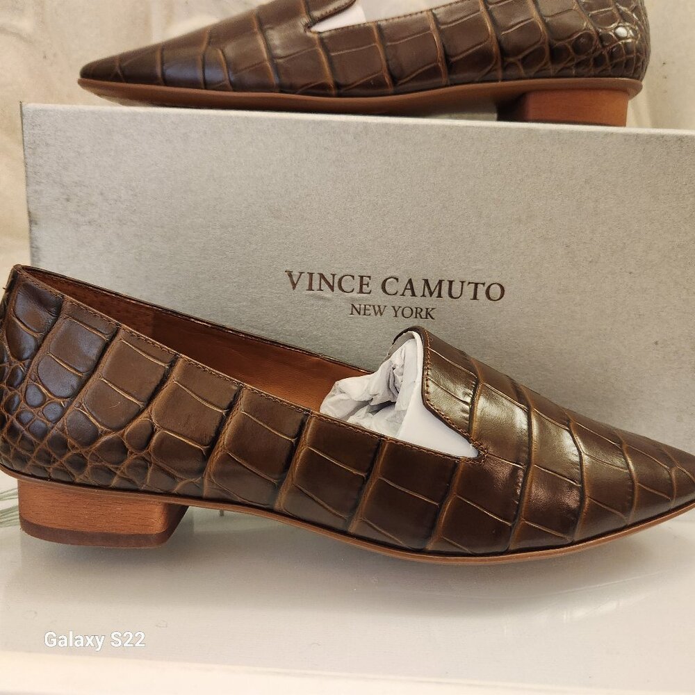 Vince Camuto "Kikie"Chocolate Brown Croco loafers. SOLD SOLD SOLD - Picture 1 of 10